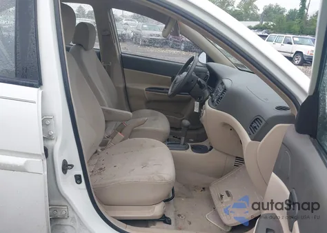 2006 Hyundai Accent Gls z USA, uszkodzony, nr VIN KMHCN46C56U056777